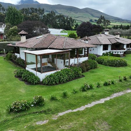 Villa Hacienda El Rejo Machachi Esterno foto