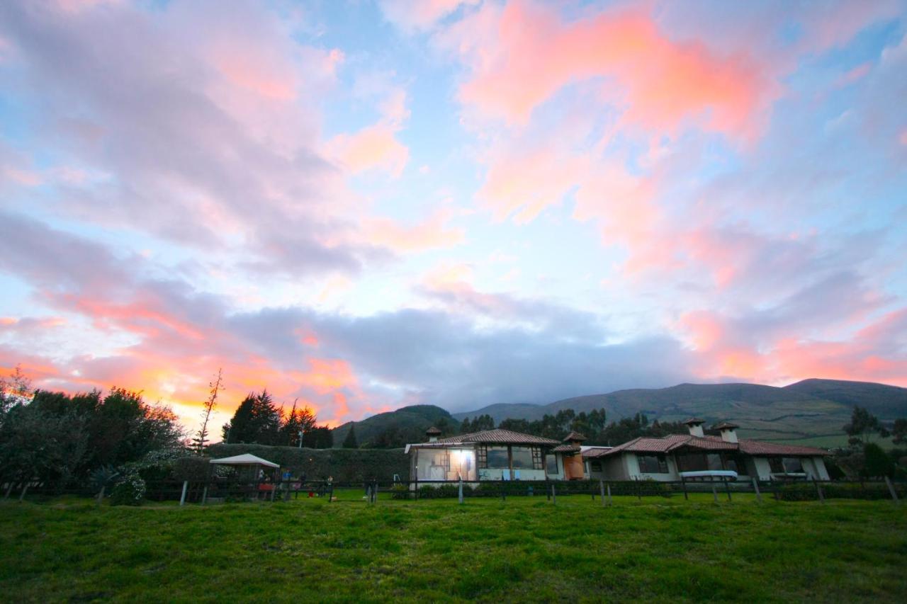 Villa Hacienda El Rejo Machachi Esterno foto